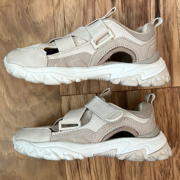 Gently used Zara toddler technical shoes size 9 - Picture 2 of 8